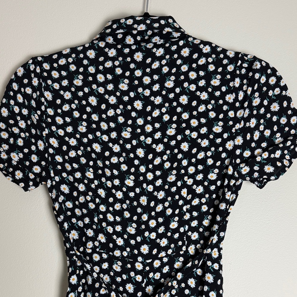 Forever 21 Juniors Black White Floral Short Sleeve Button down Mini Dress Size S - Picture 6 of 13